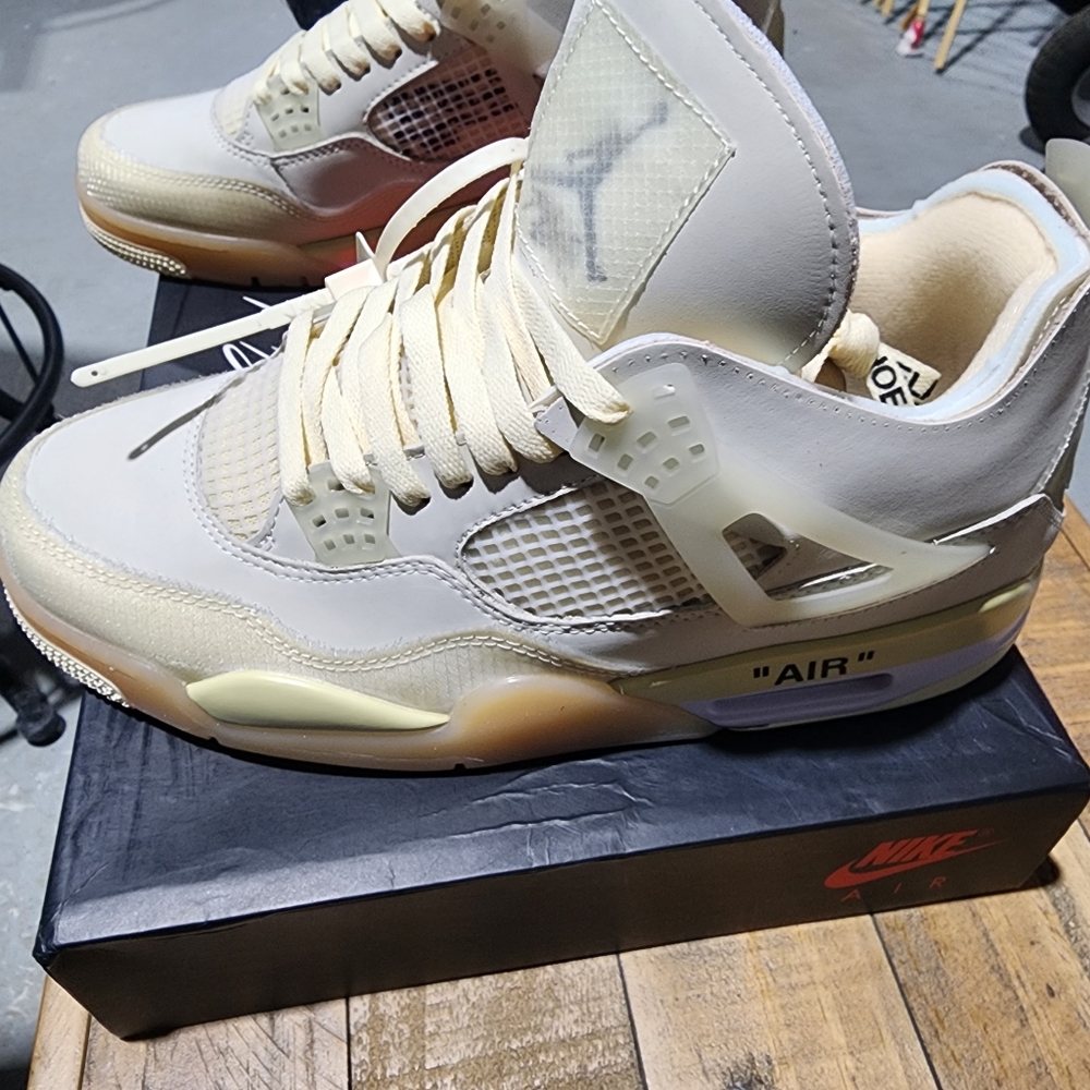 Jordan 4 Retro